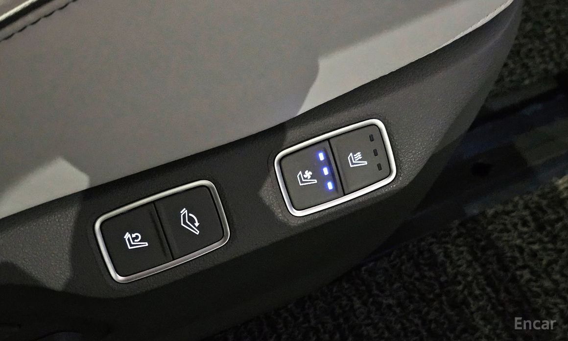 2022 Hyundai Staria  4WD Lounge 7-Seater Inspiration с пробегом 55 001 км