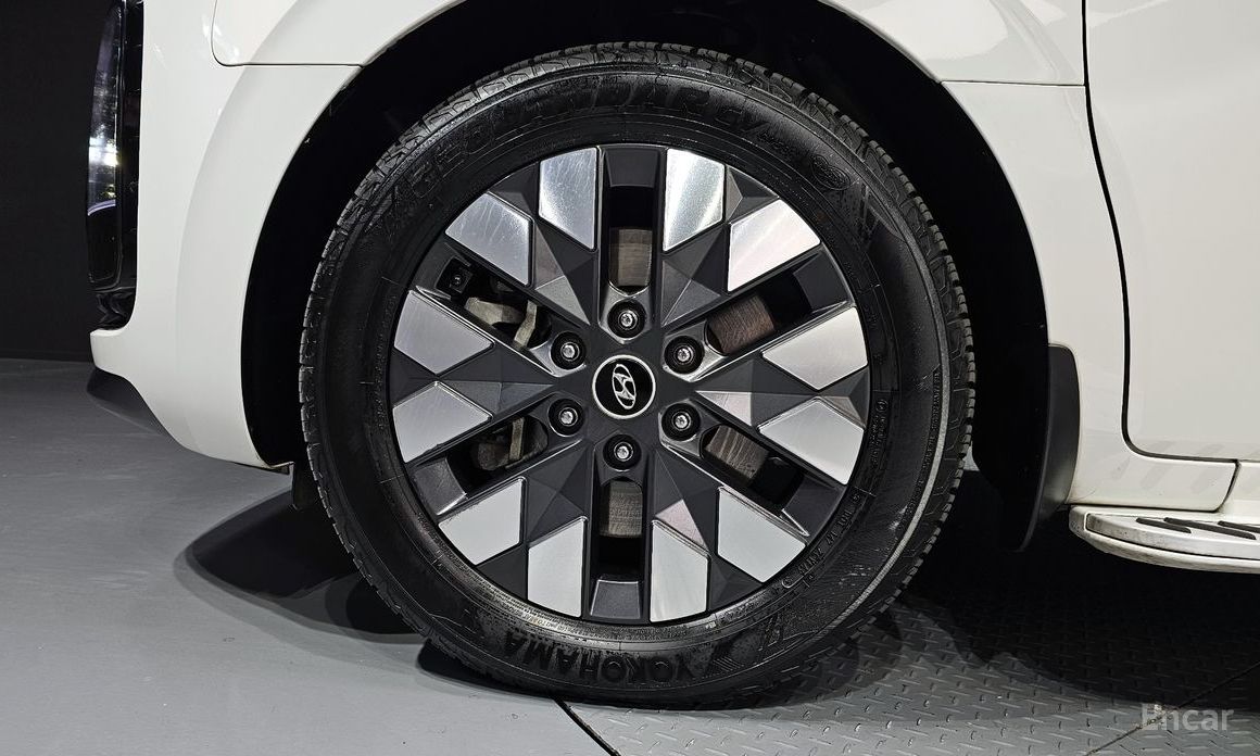2022 Hyundai Staria  4WD Lounge 7-Seater Inspiration с пробегом 55 001 км
