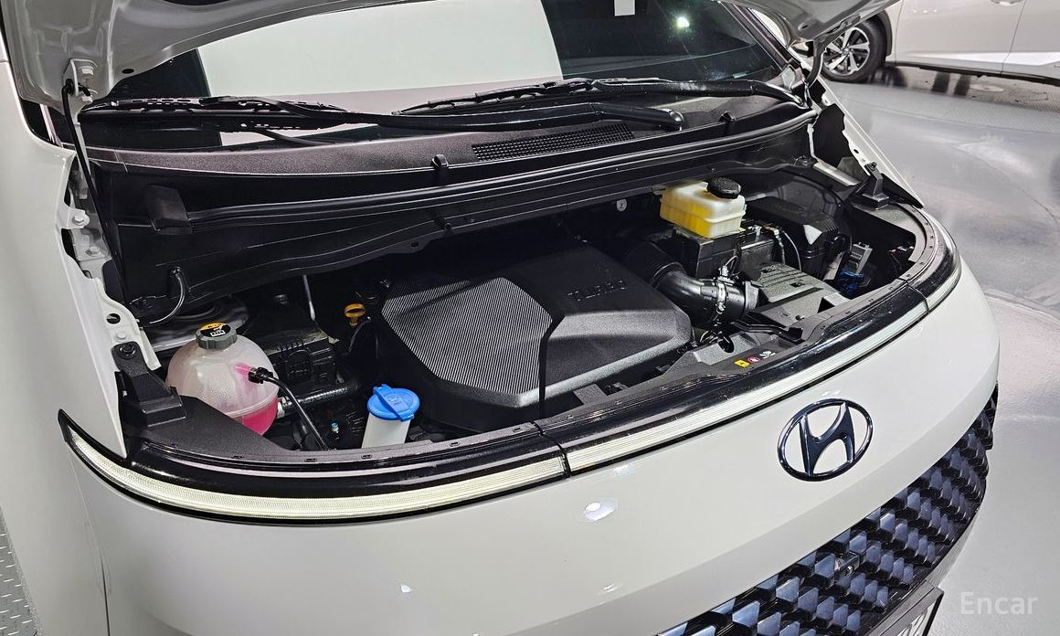 2022 Hyundai Staria  4WD Lounge 7-Seater Inspiration с пробегом 55 001 км