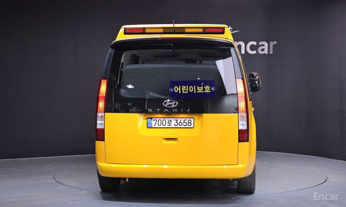 2022 Hyundai Staria  L3.5  Kinder Safety Car 15-Seater с пробегом 32 753 км