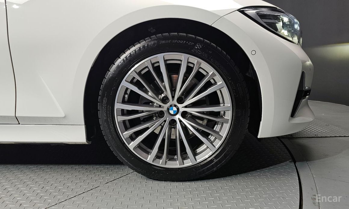 2022 BMW 3 серии VII (G2x) 320i Luxury с пробегом 25 351 км