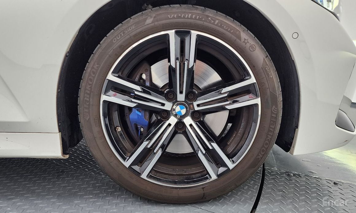 2023 BMW 3 серии VII (G2x) 320i M Sport с пробегом 8 672 км