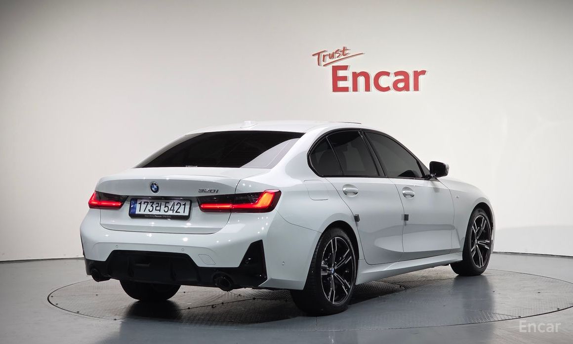 2023 BMW 3 серии VII (G2x) 320i M Sport с пробегом 17 965 км