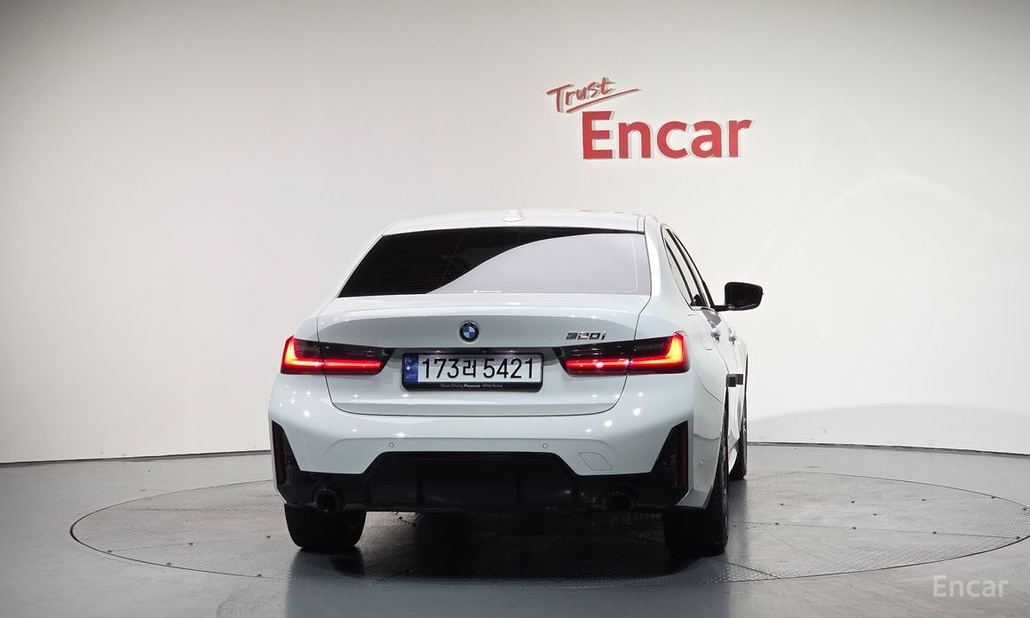 2023 BMW 3 серии VII (G2x) 320i M Sport с пробегом 17 965 км