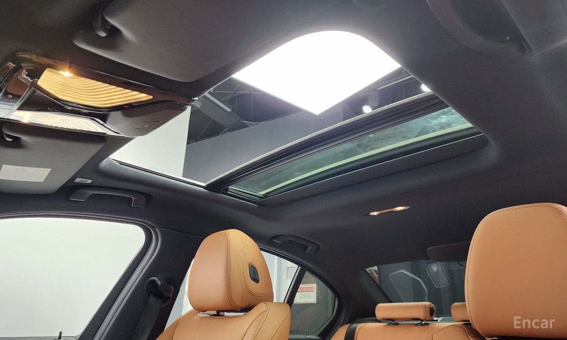 2023 BMW 3 серии VII (G2x) 320i M Sport с пробегом 8 672 км