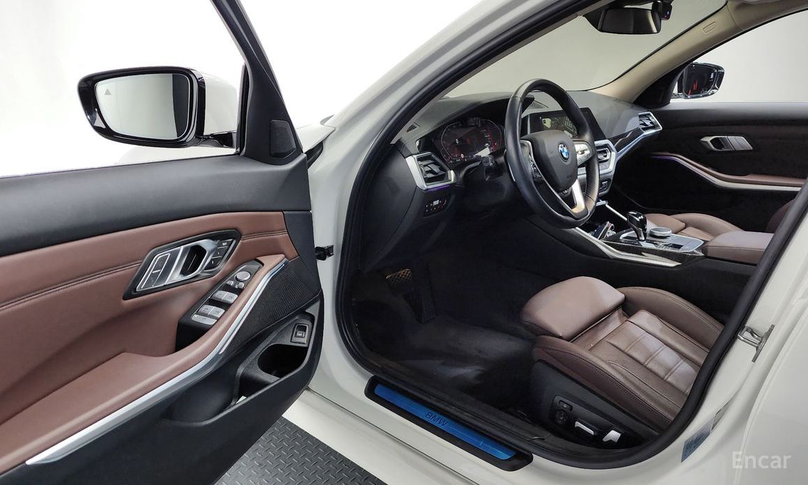 2022 BMW 3 серии VII (G2x) 320i Touring Luxury с пробегом 34 597 км