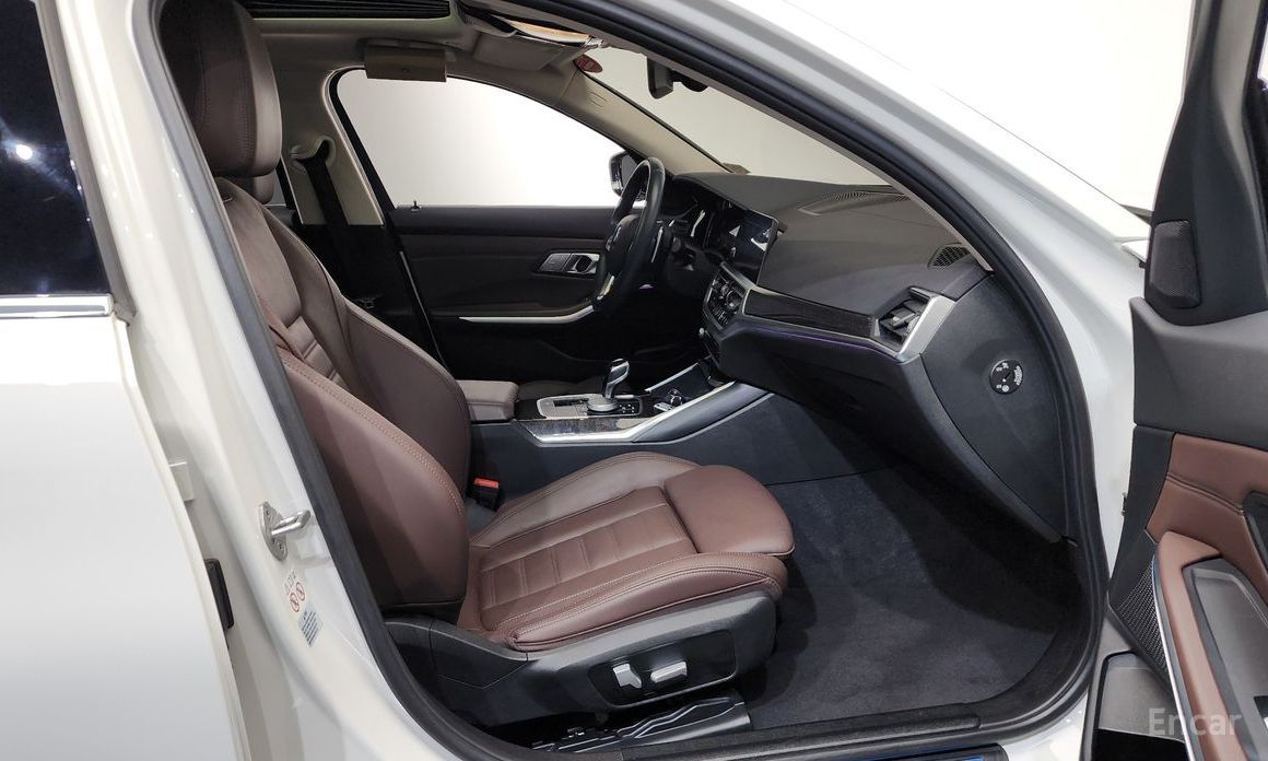 2022 BMW 3 серии VII (G2x) 320i Touring Luxury с пробегом 34 597 км