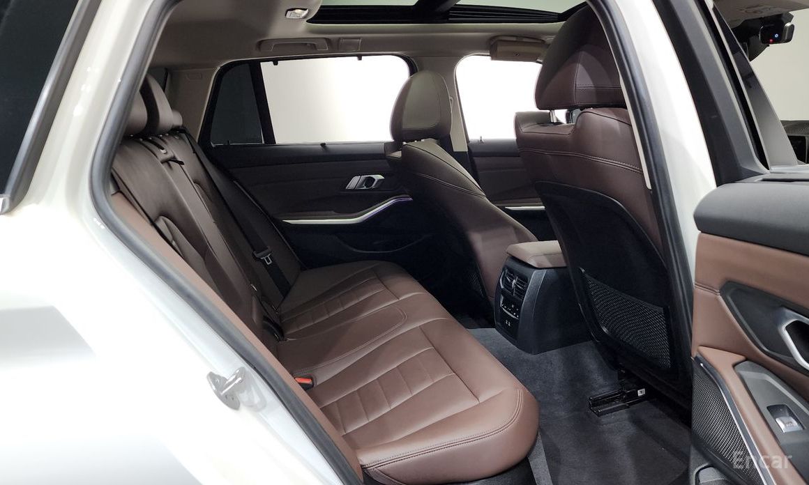 2022 BMW 3 серии VII (G2x) 320i Touring Luxury с пробегом 34 597 км