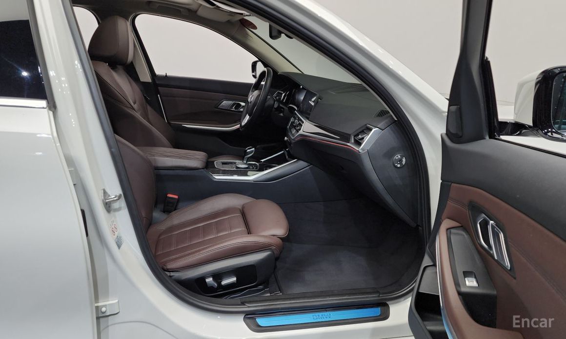 2022 BMW 3 серии VII (G2x) 320d Touring Luxury с пробегом 49 141 км