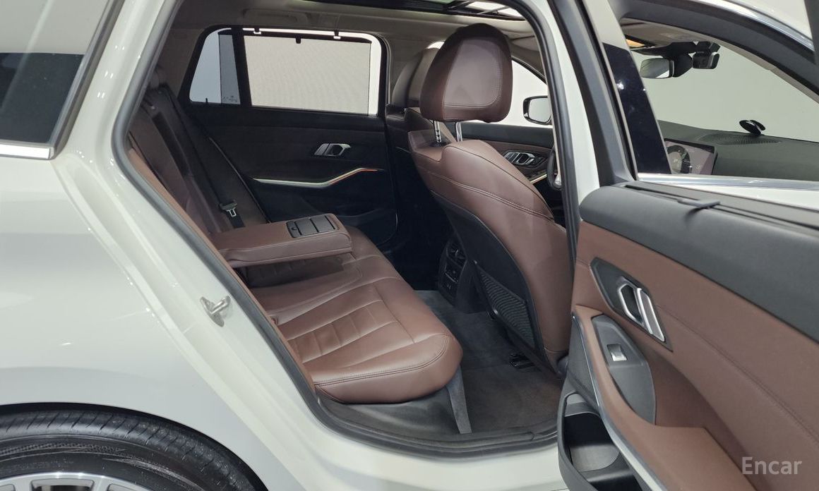 2022 BMW 3 серии VII (G2x) 320d Touring Luxury с пробегом 49 141 км