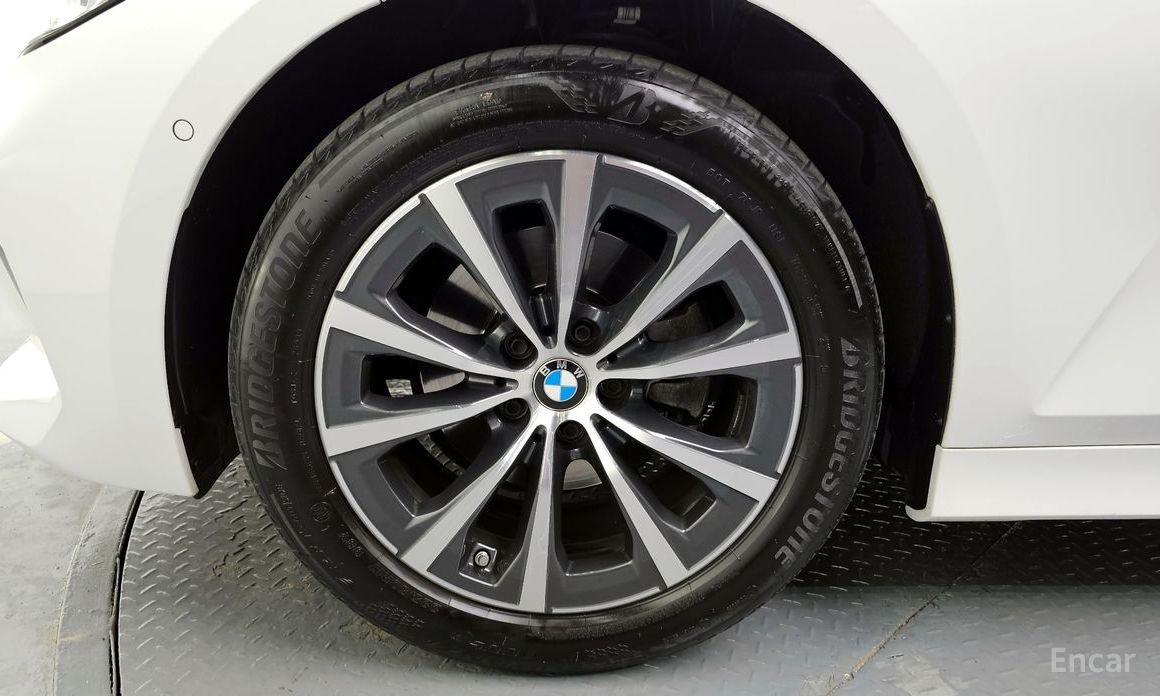 2023 BMW 3 серии VII (G2x) 320i Touring с пробегом 33 920 км