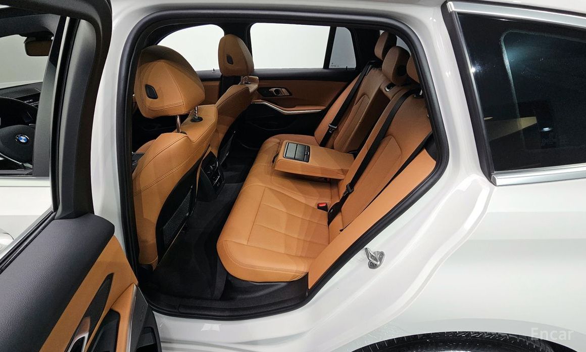 2023 BMW 3 серии VII (G2x) 320i Touring с пробегом 33 920 км