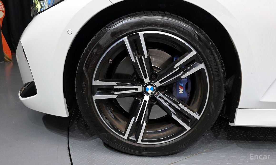 2023 BMW 3 серии VII (G2x) 320i M Sport с пробегом 38 144 км
