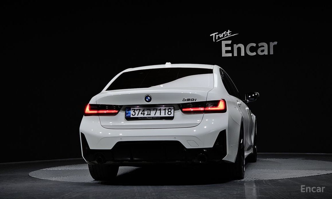 2023 BMW 3 серии VII (G2x) 320i M Sport с пробегом 35 563 км