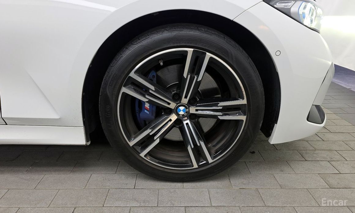 2023 BMW 3 серии VII (G2x) 320i M Sport с пробегом 49 825 км