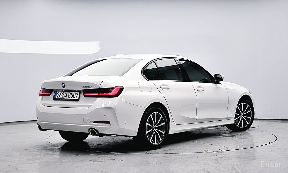 2023 BMW 3 серии VII (G2x) 320i с пробегом 25 508 км