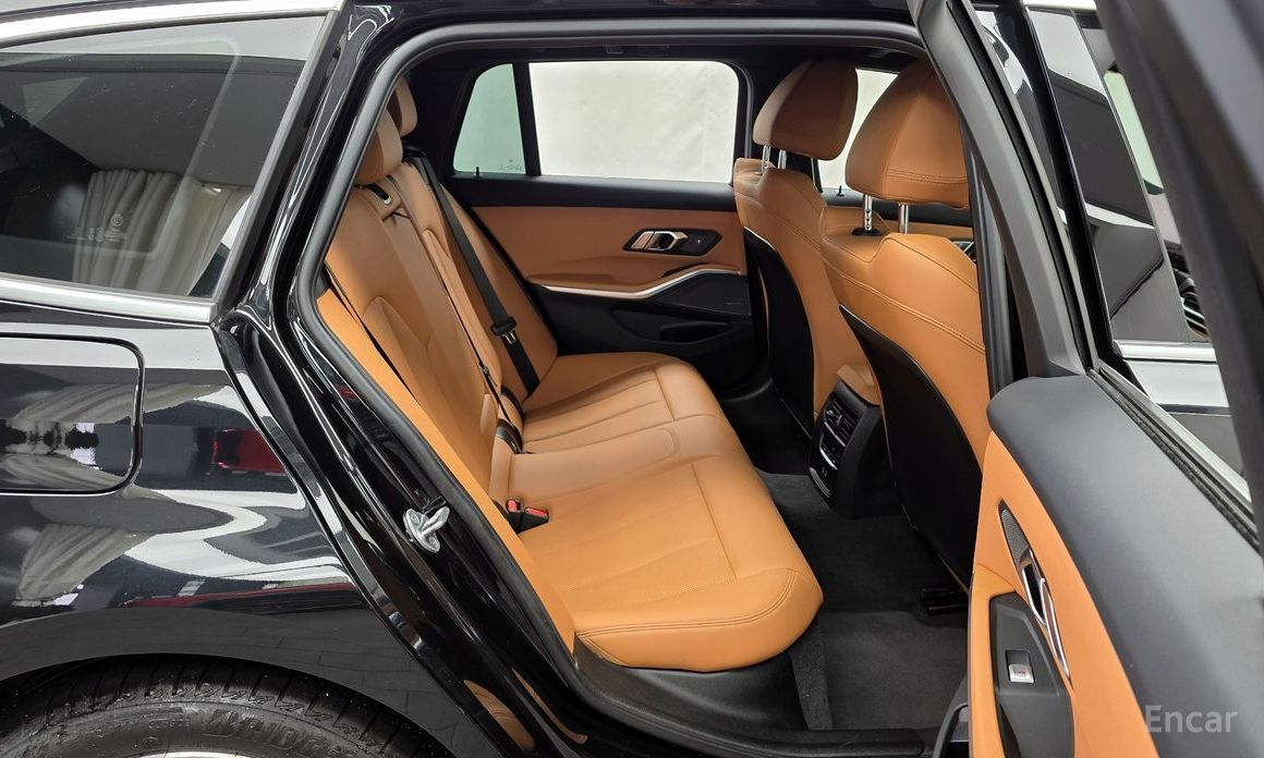 2023 BMW 3 серии VII (G2x) 320i Touring с пробегом 31 689 км