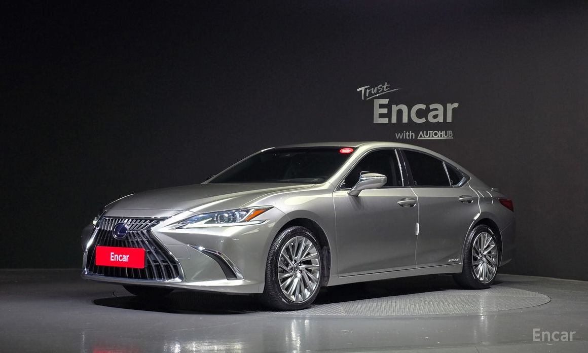 2022 Lexus ES VII Рестайлинг Luxury Plus с пробегом 33 053 км