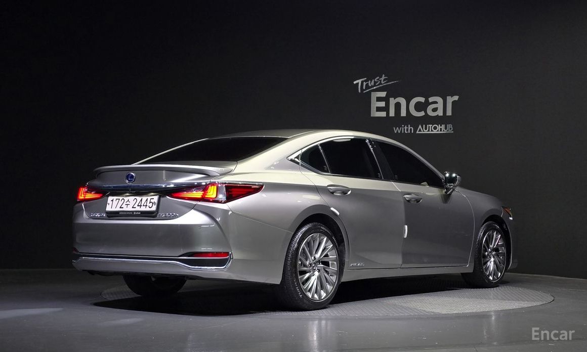 2022 Lexus ES VII Рестайлинг Luxury Plus с пробегом 33 053 км