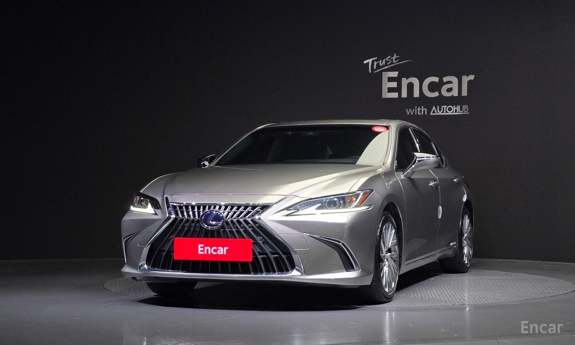 2022 Lexus ES VII Рестайлинг Luxury Plus с пробегом 33 053 км