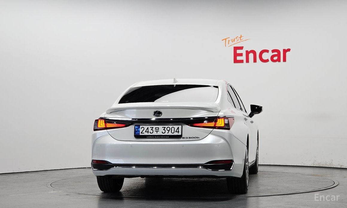 2023 Lexus ES VII Рестайлинг Executive с пробегом 37 344 км