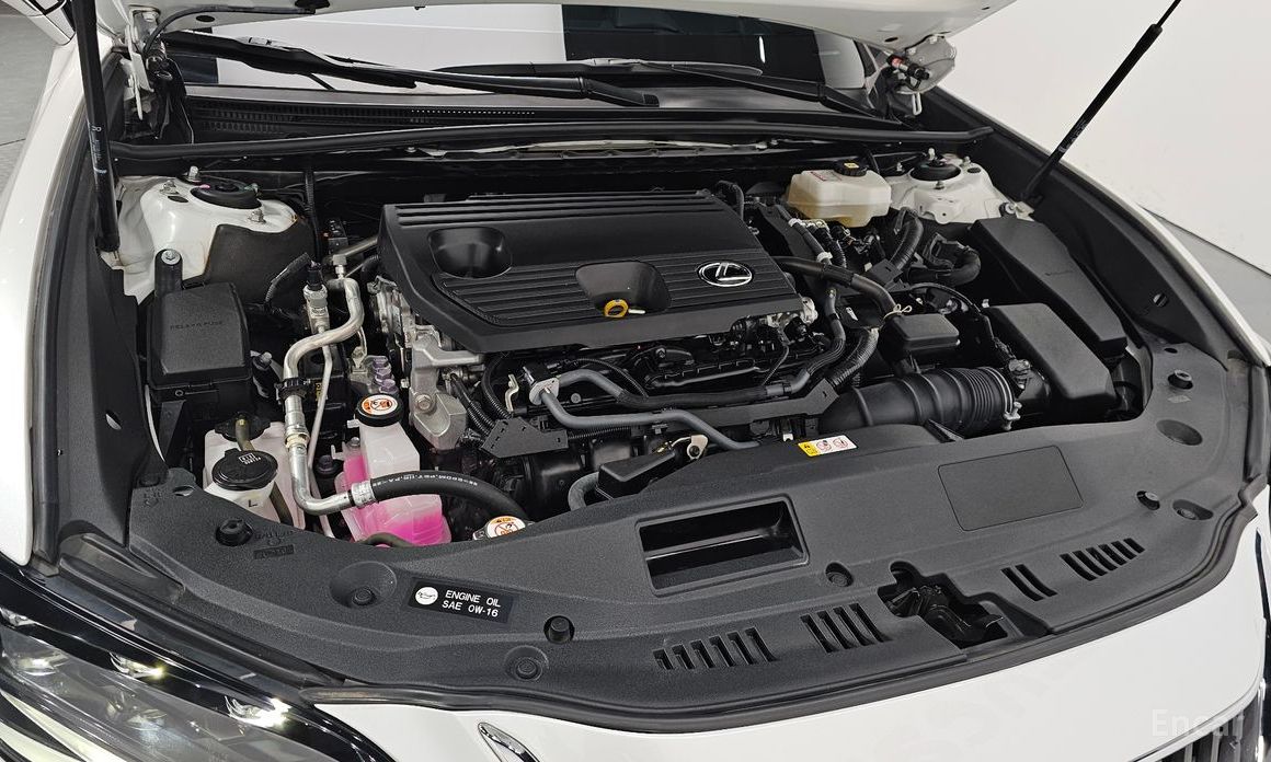 2023 Lexus ES VII Рестайлинг Executive с пробегом 37 344 км