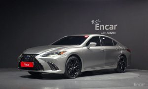 2022 Lexus ES VII Рестайлинг F-Sport с пробегом 104 339 км