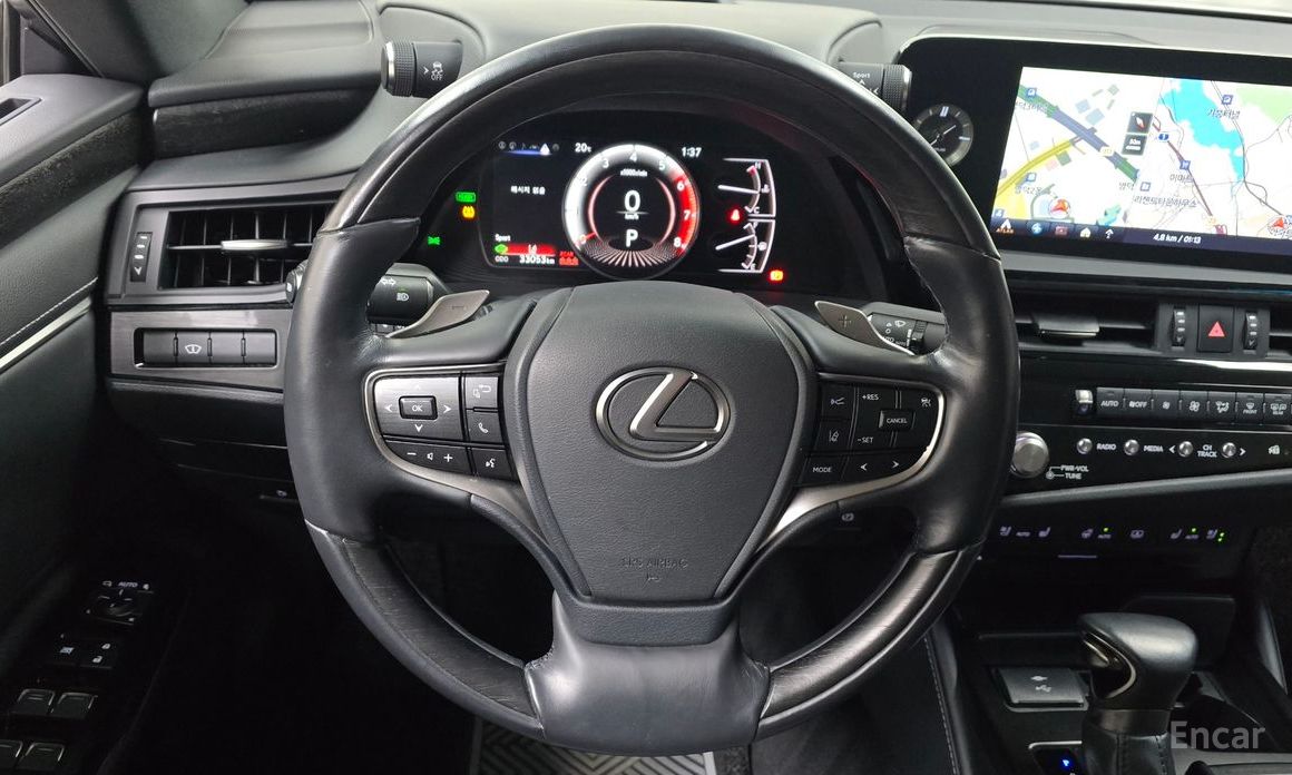 2022 Lexus ES VII Рестайлинг Luxury Plus с пробегом 33 053 км