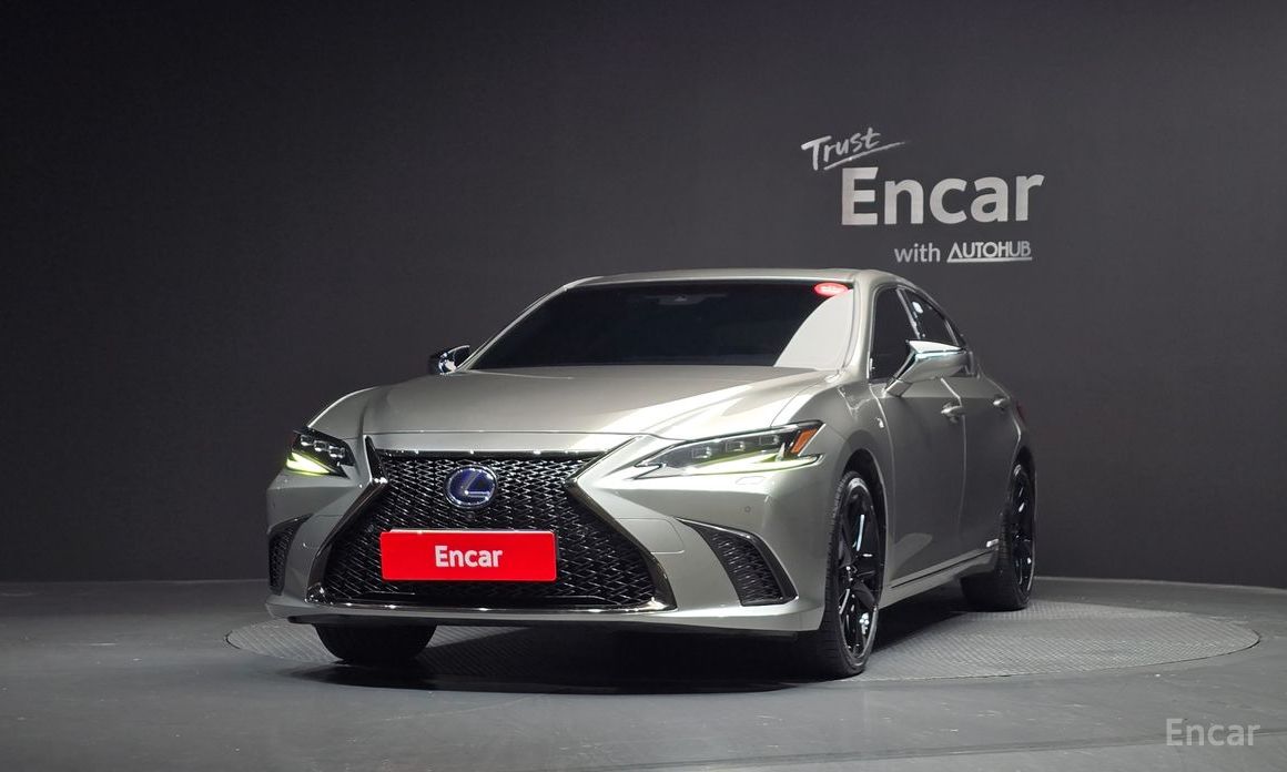 2022 Lexus ES VII Рестайлинг F-Sport с пробегом 104 339 км