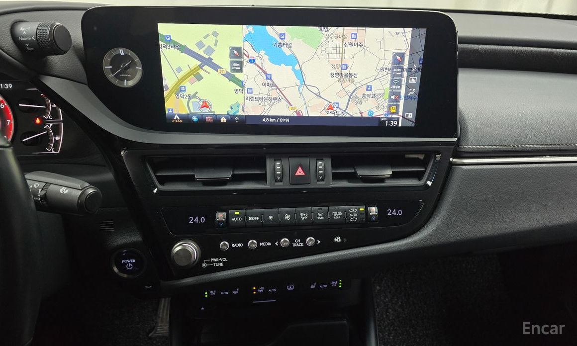 2022 Lexus ES VII Рестайлинг Luxury Plus с пробегом 33 053 км