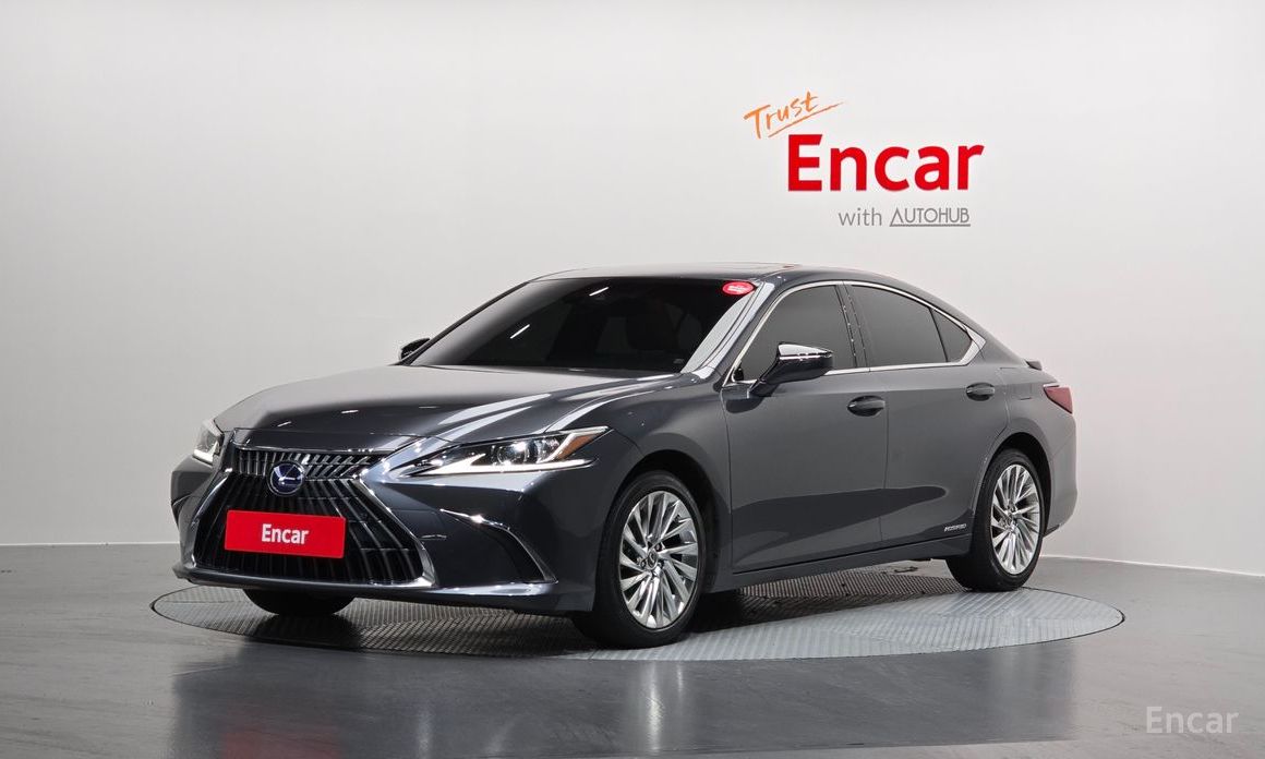 2022 Lexus ES VII Рестайлинг Luxury Plus с пробегом 43 012 км