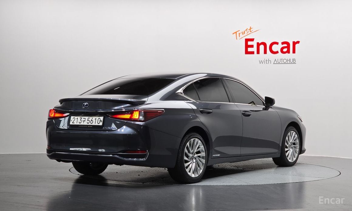 2022 Lexus ES VII Рестайлинг Luxury Plus с пробегом 43 012 км