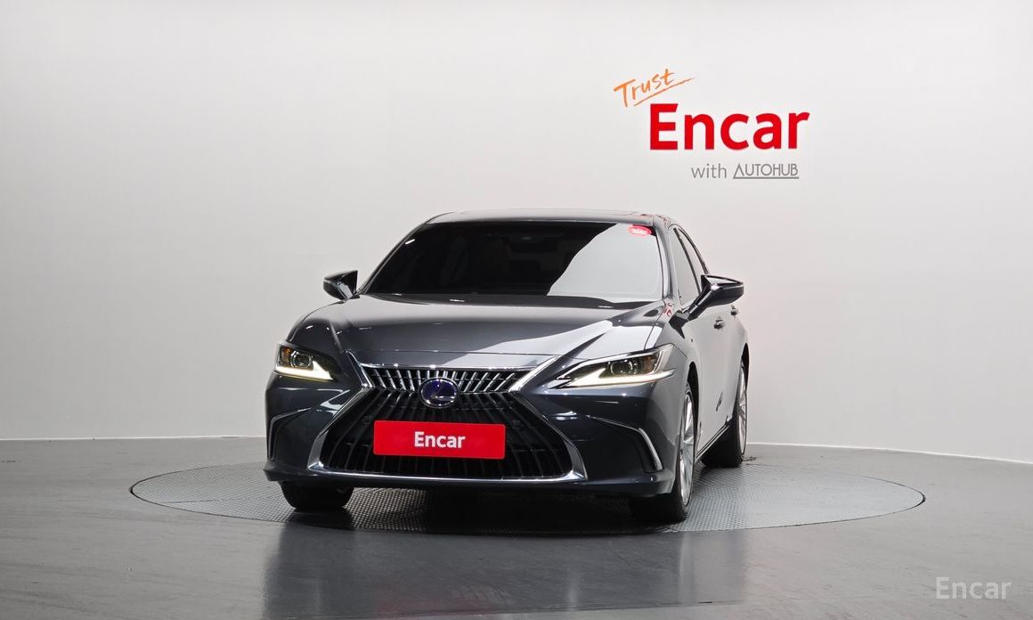 2022 Lexus ES VII Рестайлинг Luxury Plus с пробегом 43 012 км