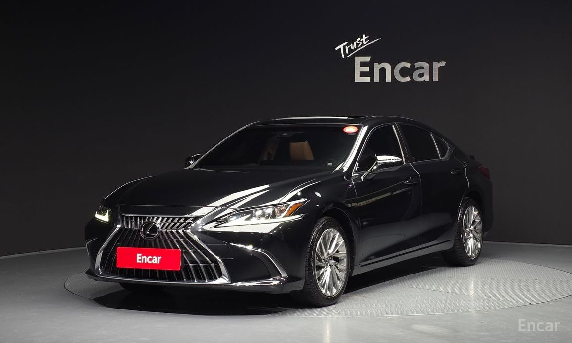 2023 Lexus ES VII Рестайлинг Luxury Plus с пробегом 44 994 км