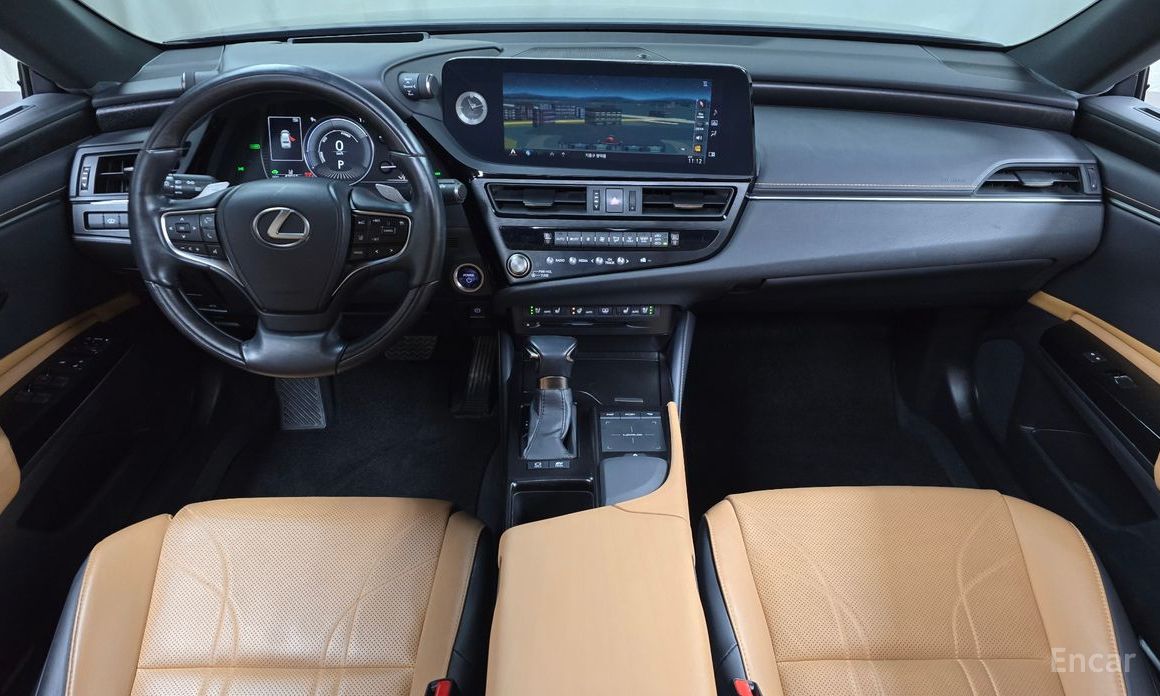 2022 Lexus ES VII Рестайлинг Luxury Plus с пробегом 43 012 км