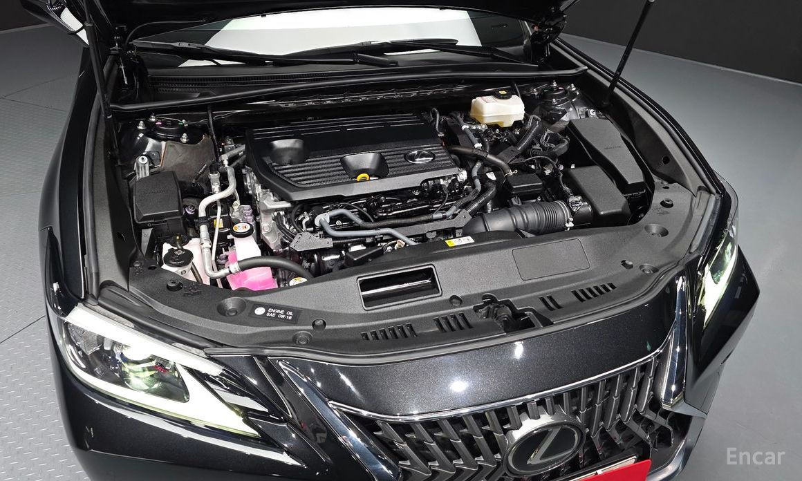 2023 Lexus ES VII Рестайлинг Luxury Plus с пробегом 44 994 км