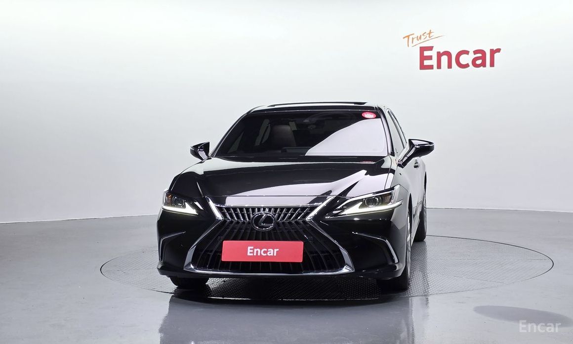 2023 Lexus ES VII Рестайлинг Luxury Plus с пробегом 29 676 км