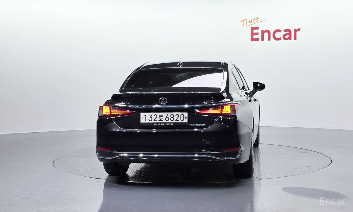 2023 Lexus ES VII Рестайлинг Luxury Plus с пробегом 29 676 км