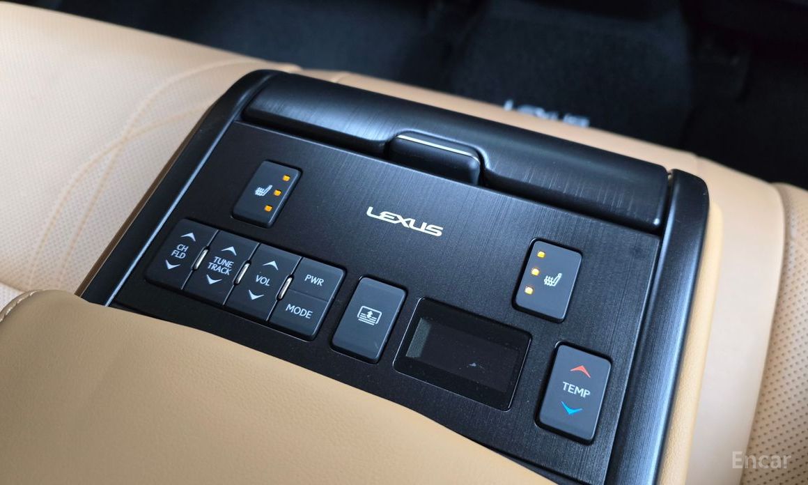 2022 Lexus ES VII Рестайлинг Luxury Plus с пробегом 43 012 км