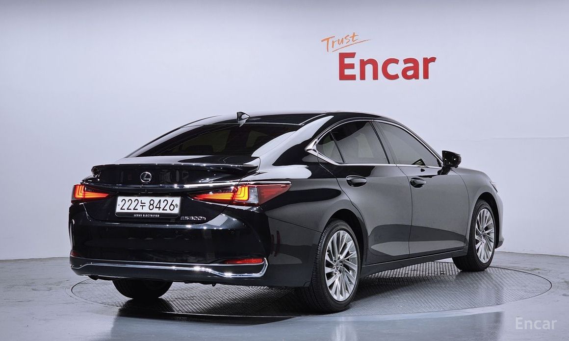 2023 Lexus ES VII Рестайлинг Luxury Plus с пробегом 26 097 км