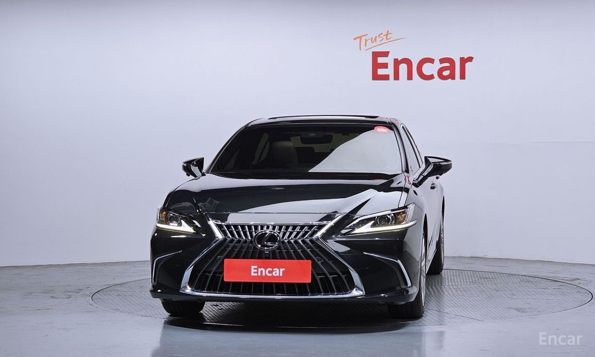 2023 Lexus ES VII Рестайлинг Luxury Plus с пробегом 26 097 км