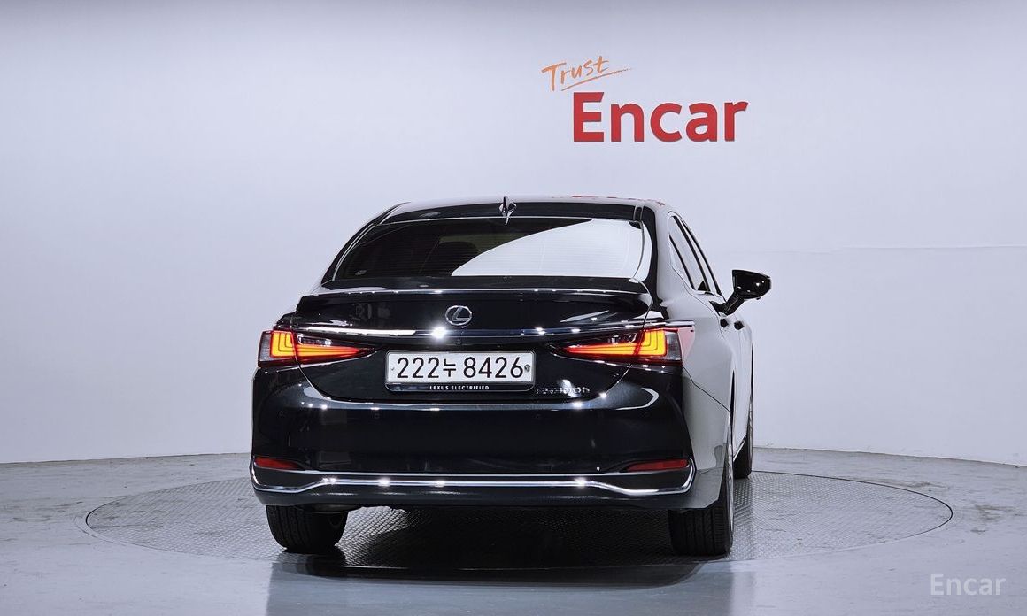 2023 Lexus ES VII Рестайлинг Luxury Plus с пробегом 26 097 км