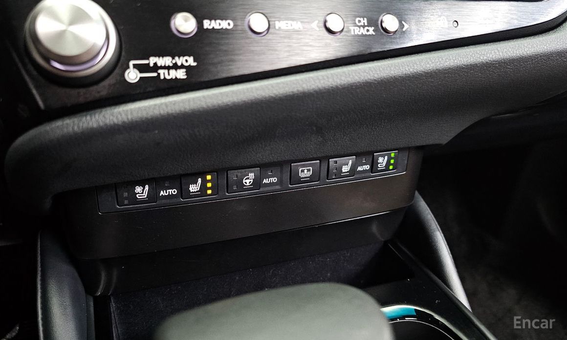 2023 Lexus ES VII Рестайлинг Luxury Plus с пробегом 26 097 км