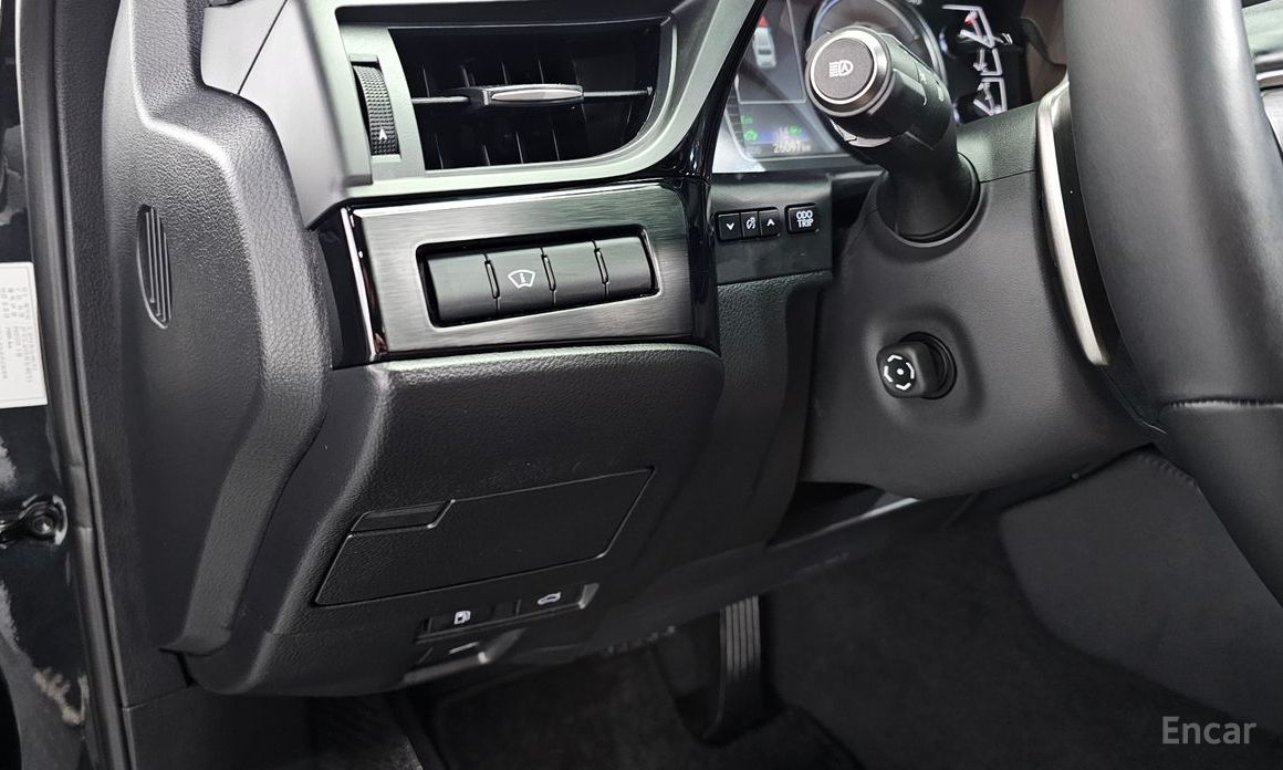 2023 Lexus ES VII Рестайлинг Luxury Plus с пробегом 26 097 км