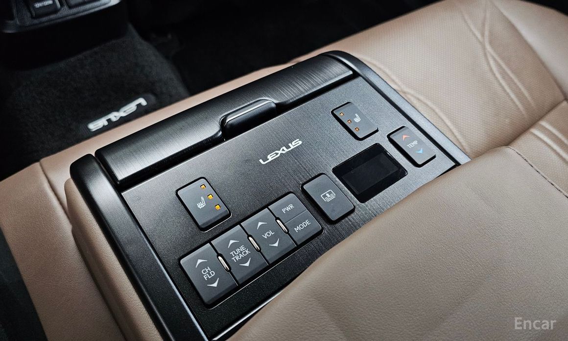 2023 Lexus ES VII Рестайлинг Luxury Plus с пробегом 26 097 км