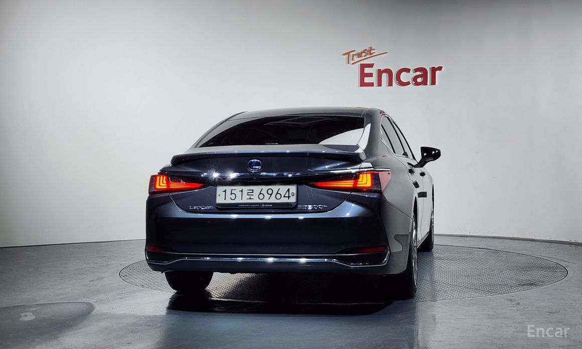 2022 Lexus ES VII Рестайлинг Executive с пробегом 39 502 км