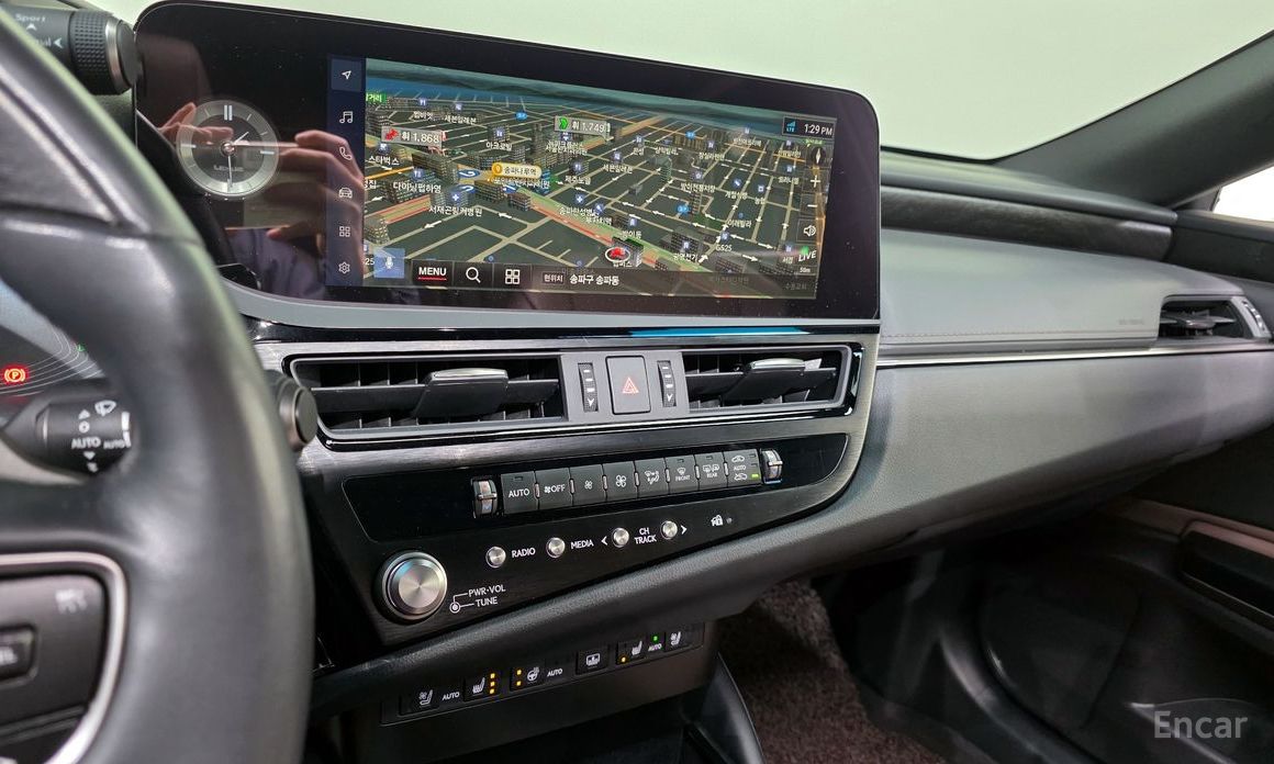 2023 Lexus ES VII Рестайлинг Luxury Plus с пробегом 29 676 км