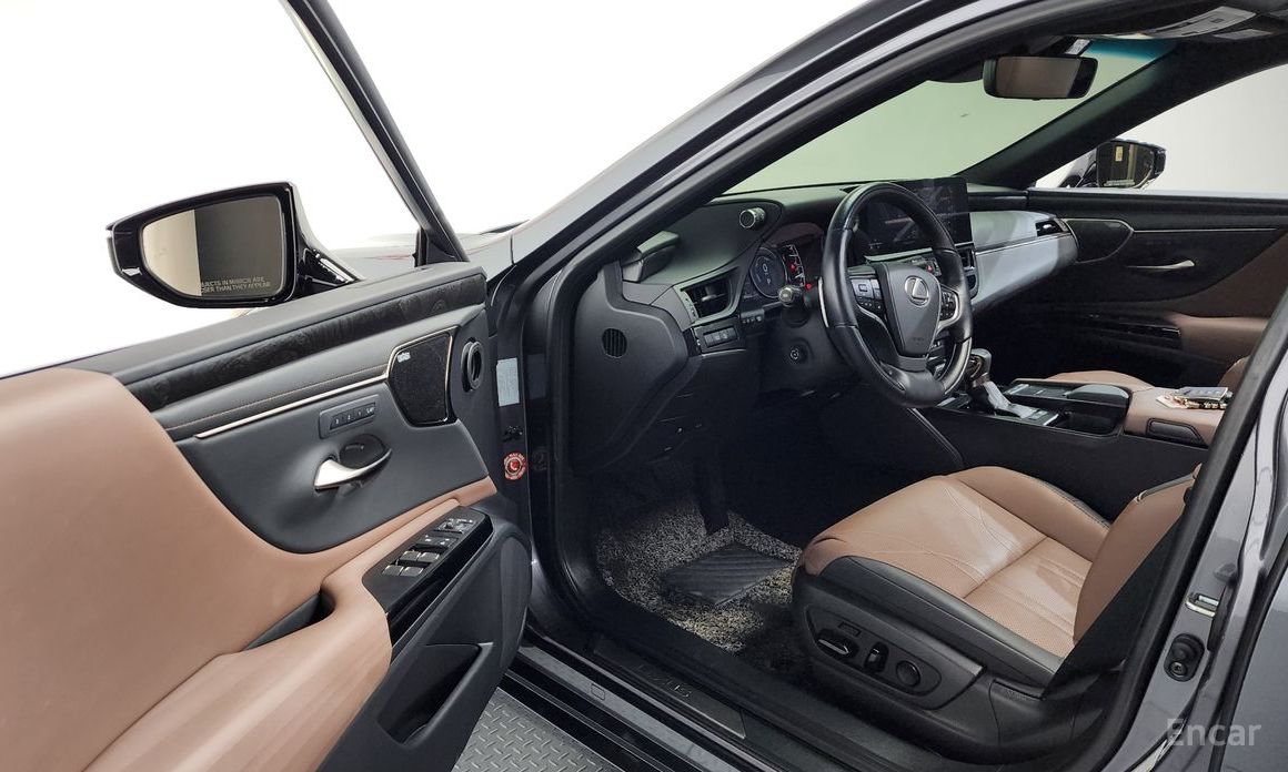 2022 Lexus ES VII Рестайлинг Executive с пробегом 39 502 км