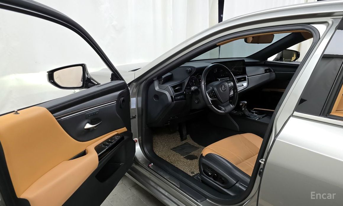 2023 Lexus ES VII Рестайлинг Luxury Plus с пробегом 82 511 км