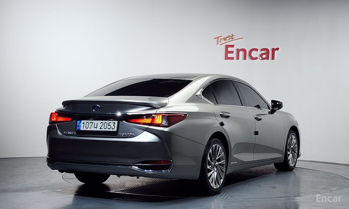 2022 Lexus ES VII Рестайлинг Luxury Plus с пробегом 84 959 км
